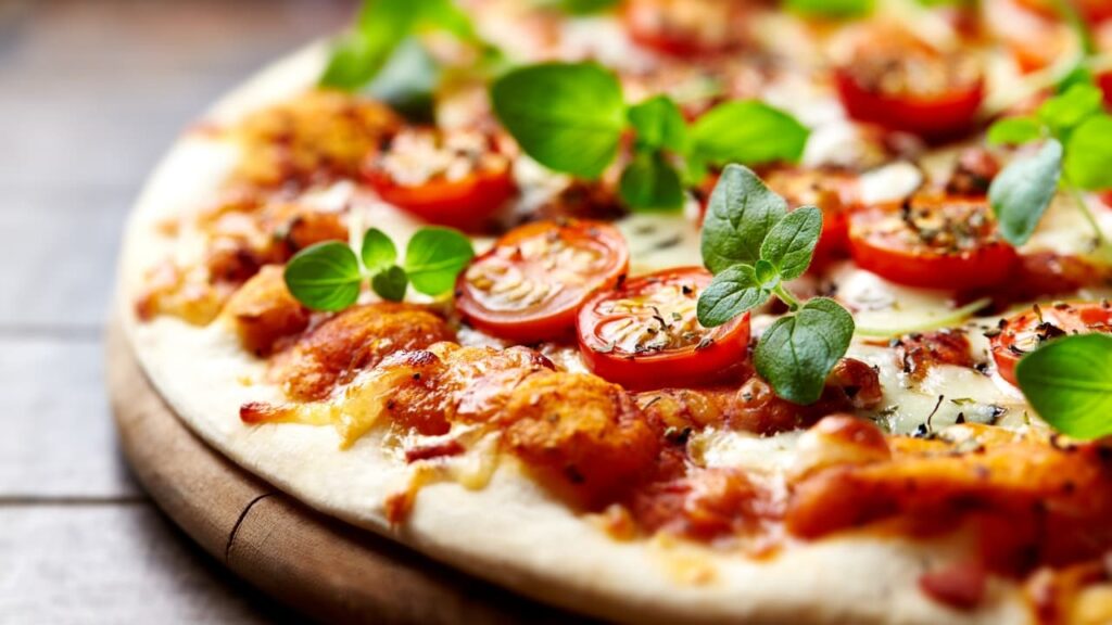 Pizza de liquidificador com fermento de bolo (massa fácil e rápida)