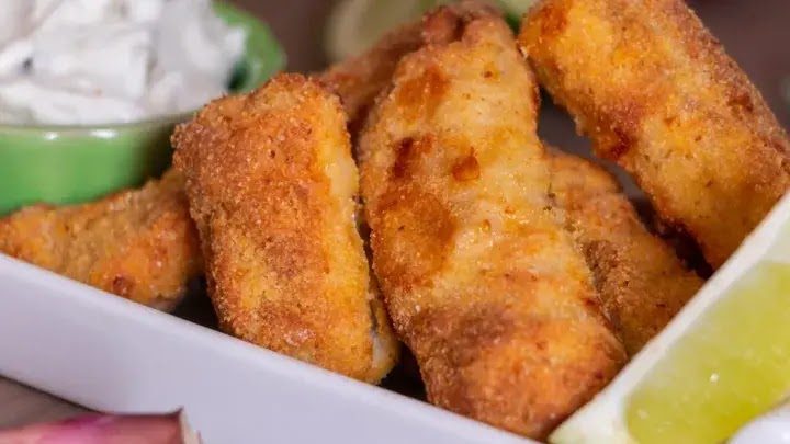 Peixe empanado na airfryer.